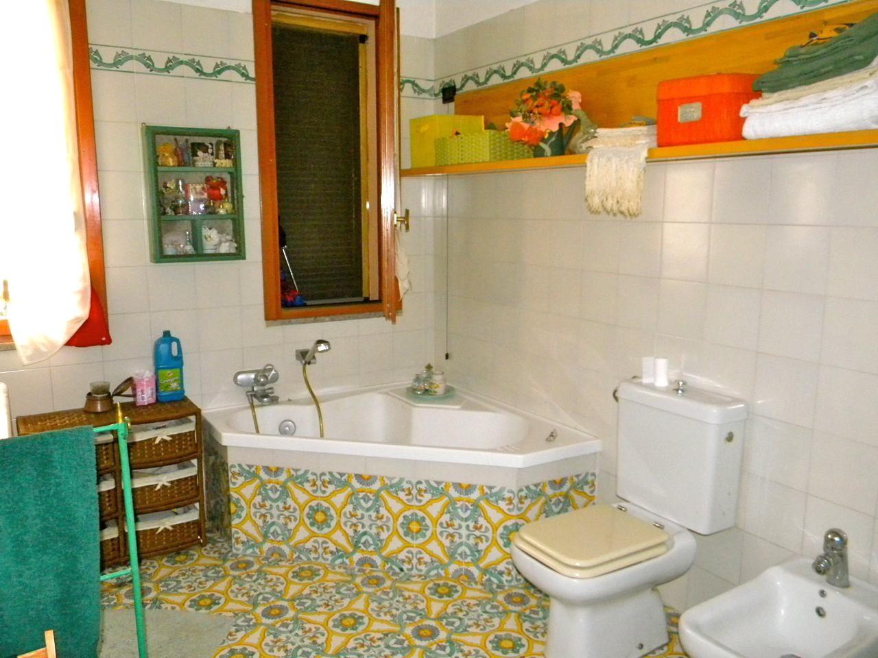 Immagine 22 di Villa in vendita  a San Giuliano Terme