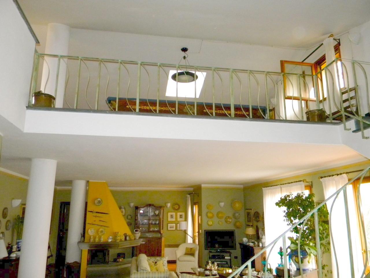 Immagine 23 di Villa in vendita  a San Giuliano Terme