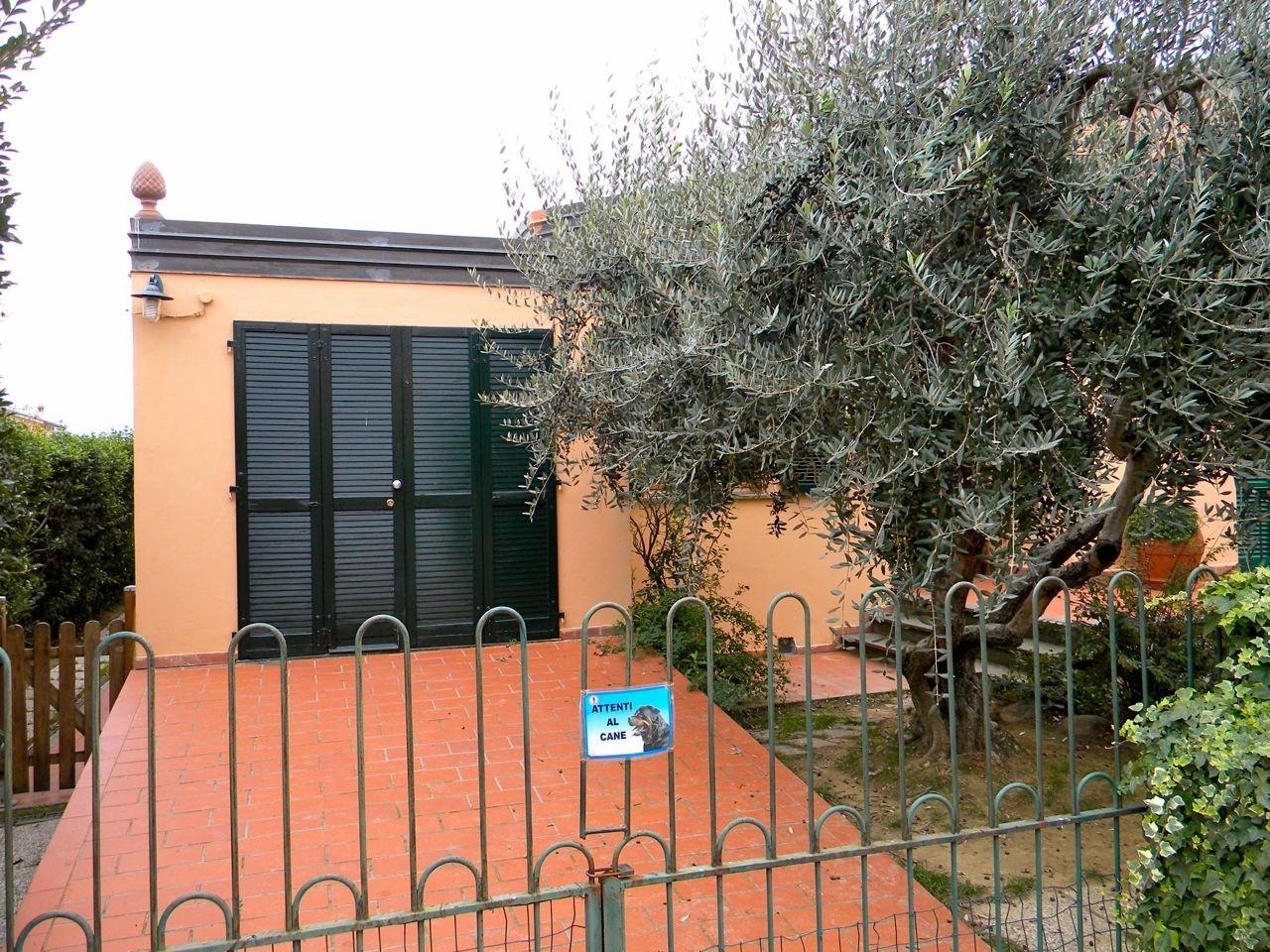 Immagine 9 di Villa in vendita  a San Giuliano Terme