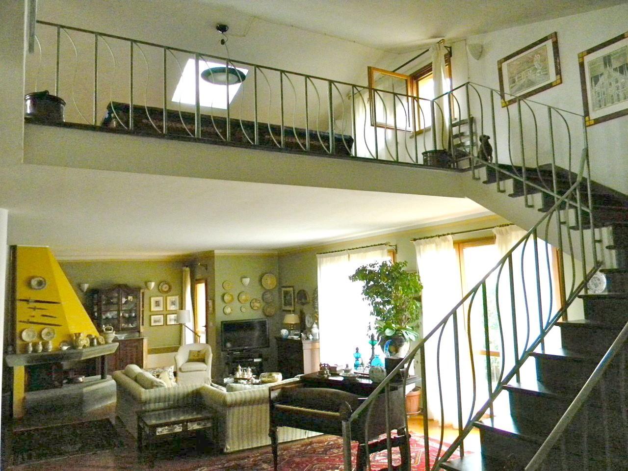 Immagine 15 di Villa in vendita  a San Giuliano Terme