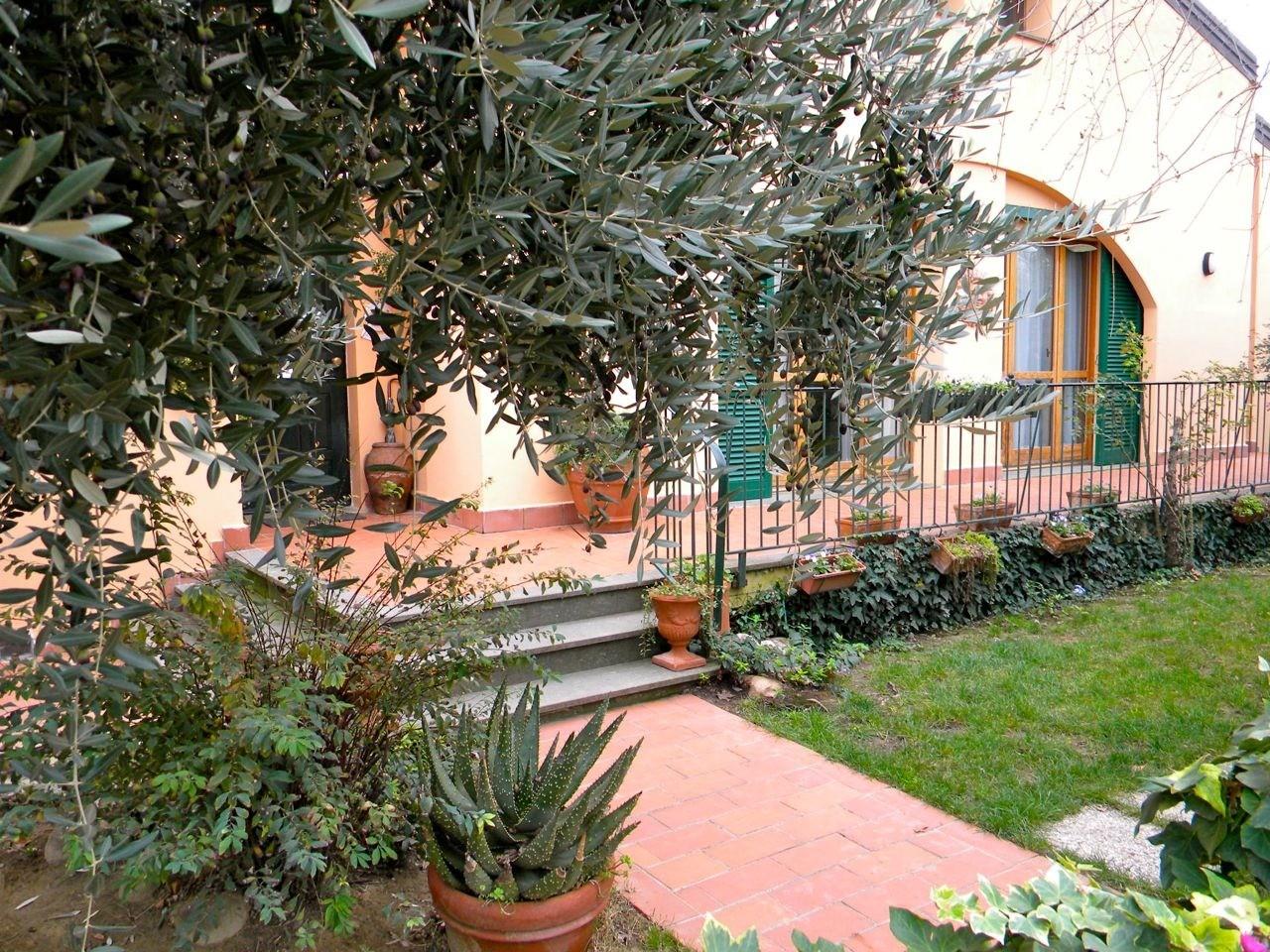 Immagine 10 di Villa in vendita  a San Giuliano Terme