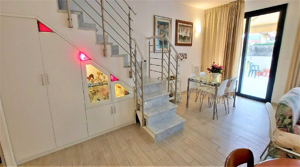 Immagine 11 di Appartamento in vendita  a Ameglia