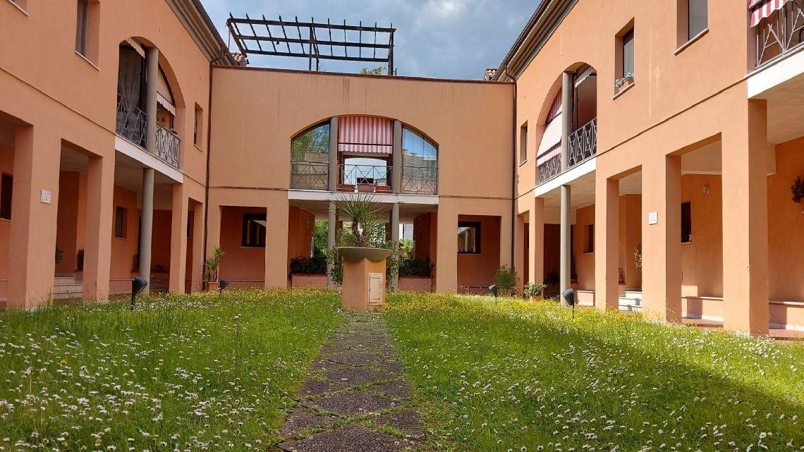 Immagine 5 di Appartamento in vendita  a Ameglia