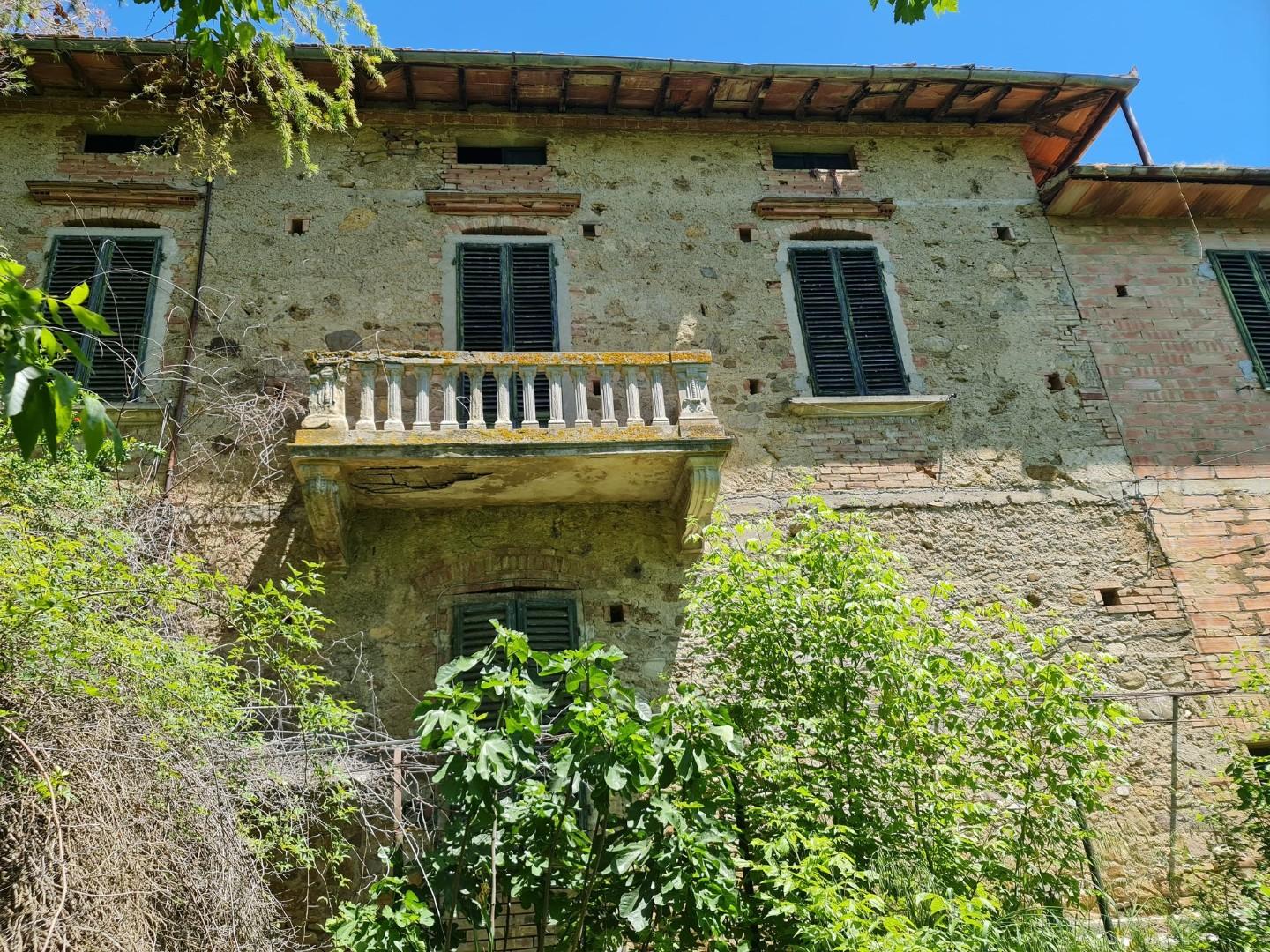 Immagine 4 di Villa in vendita  a Poggibonsi