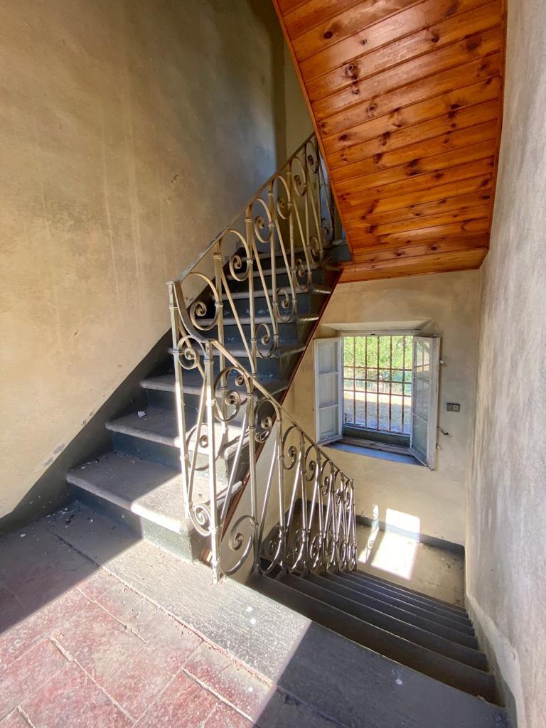 Immagine 22 di Rustico / casale in vendita  a Capannori