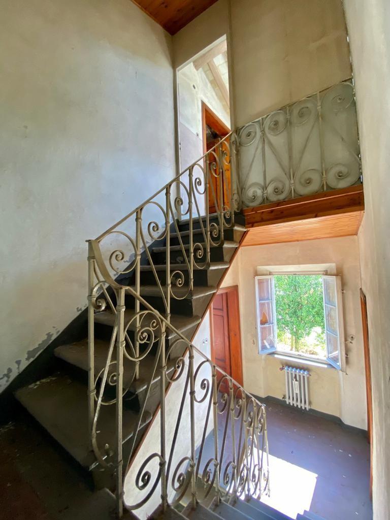 Immagine 26 di Rustico / casale in vendita  a Capannori