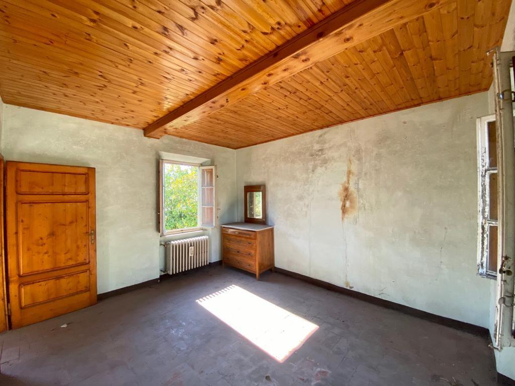 Immagine 19 di Rustico / casale in vendita  a Capannori