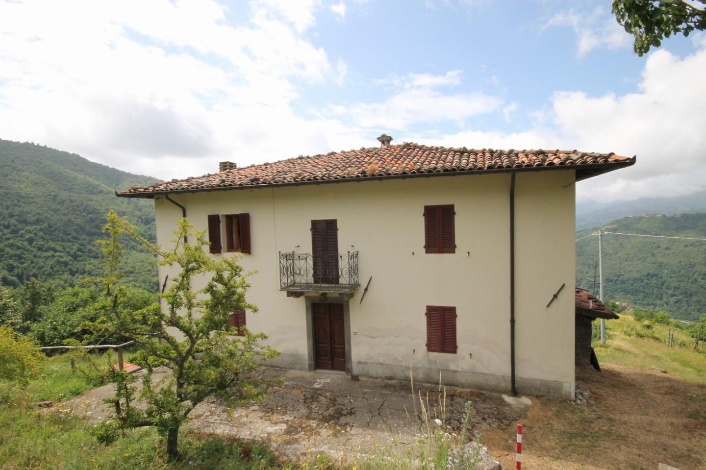 Immagine 2 di Casa indipendente in vendita  a Fosciandora