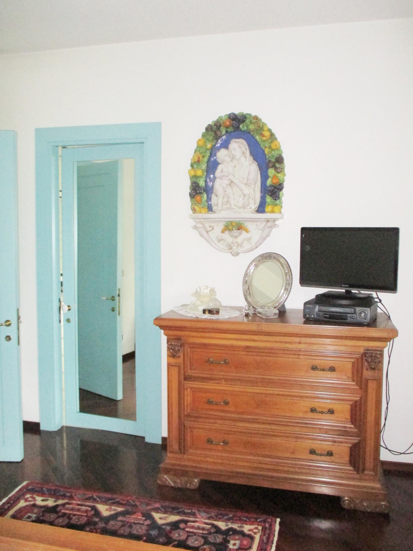 Immagine 33 di Casa bifamiliare in vendita  a Pontedera