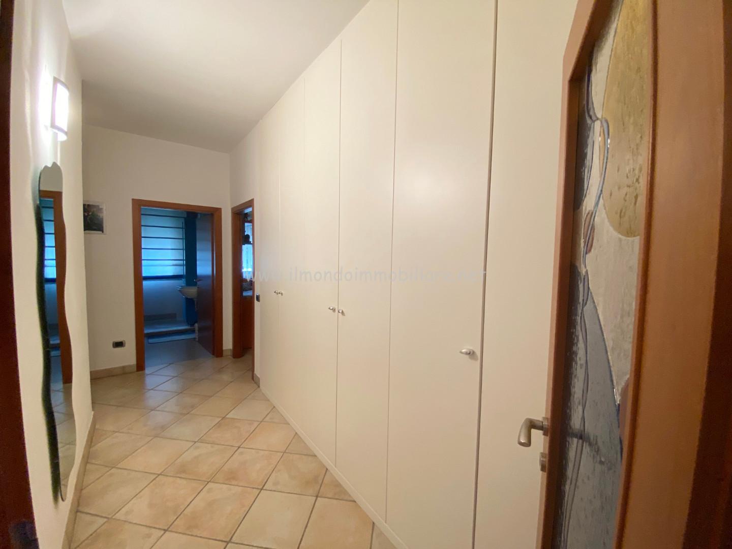 Immagine 7 di Appartamento in vendita  a Rosignano Marittimo