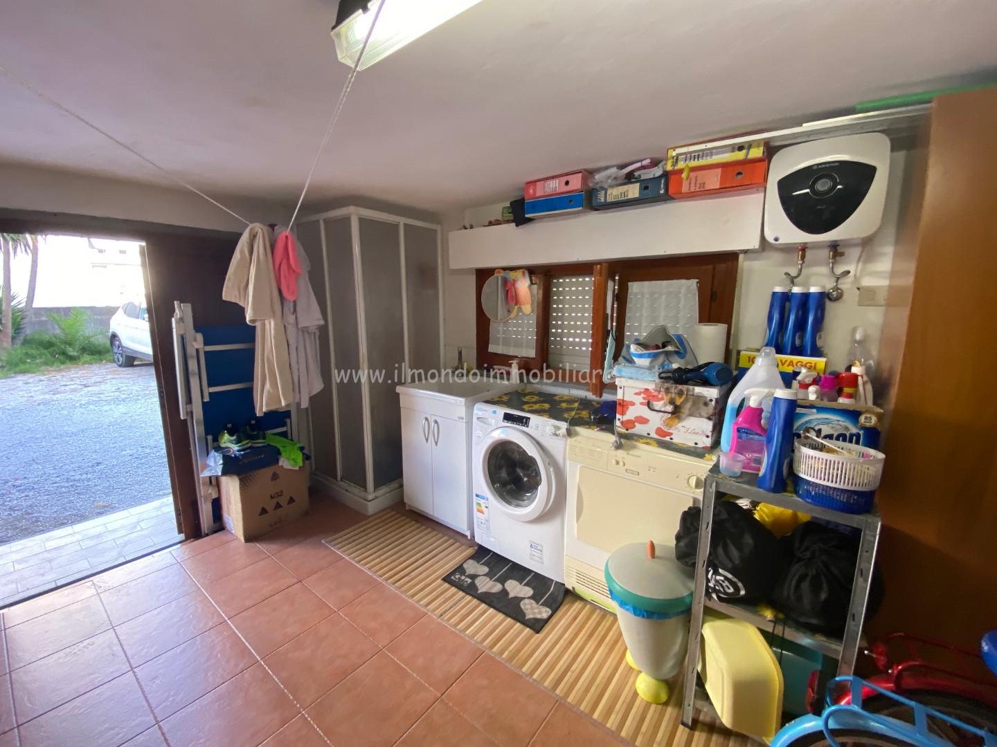 Immagine 15 di Appartamento in vendita  a Rosignano Marittimo