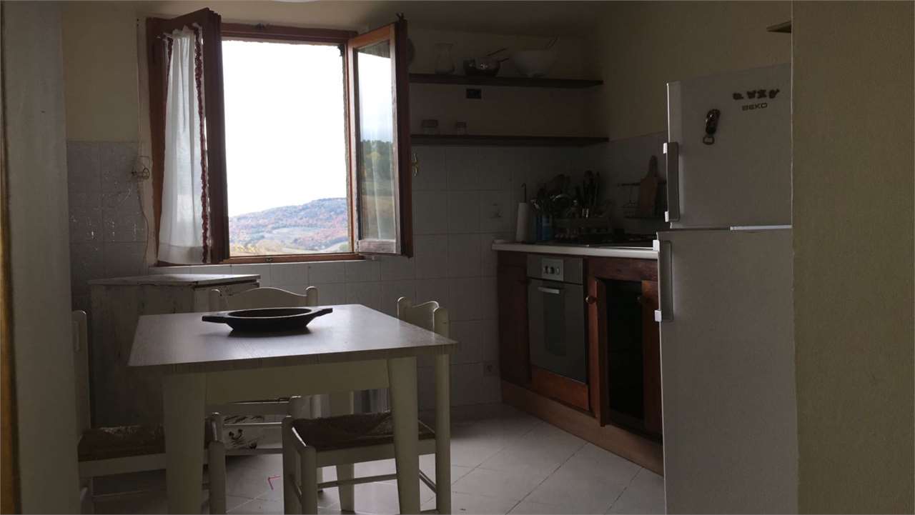 Immagine 2 di Appartamento in vendita  a Casole D'elsa