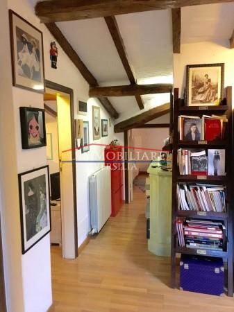 Immagine 20 di Appartamento in vendita  a Forte Dei Marmi