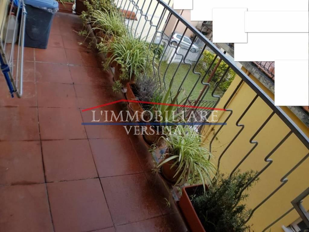 Immagine 51 di Appartamento in vendita  a Forte Dei Marmi