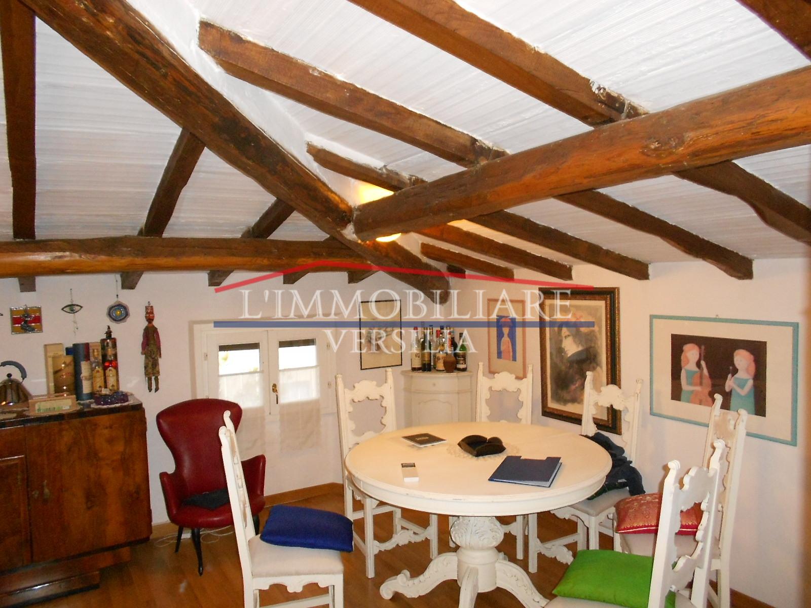 Immagine 13 di Appartamento in vendita  a Forte Dei Marmi