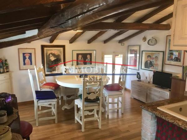 Immagine 3 di Appartamento in vendita  a Forte Dei Marmi