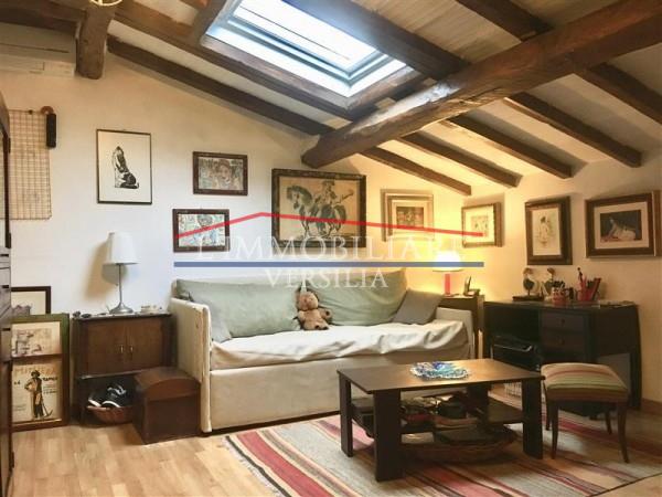 Immagine 5 di Appartamento in vendita  a Forte Dei Marmi