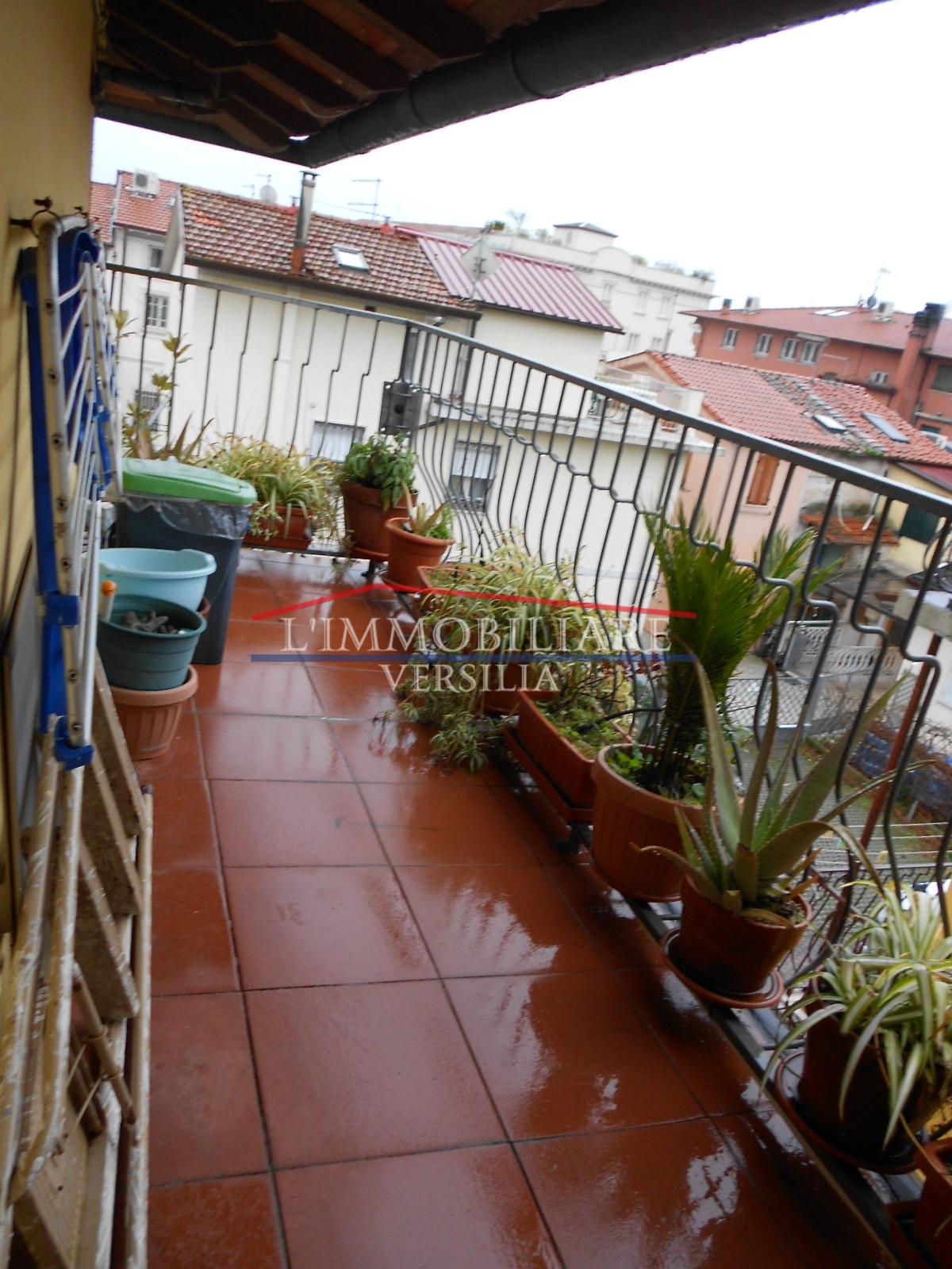 Immagine 17 di Appartamento in vendita  a Forte Dei Marmi