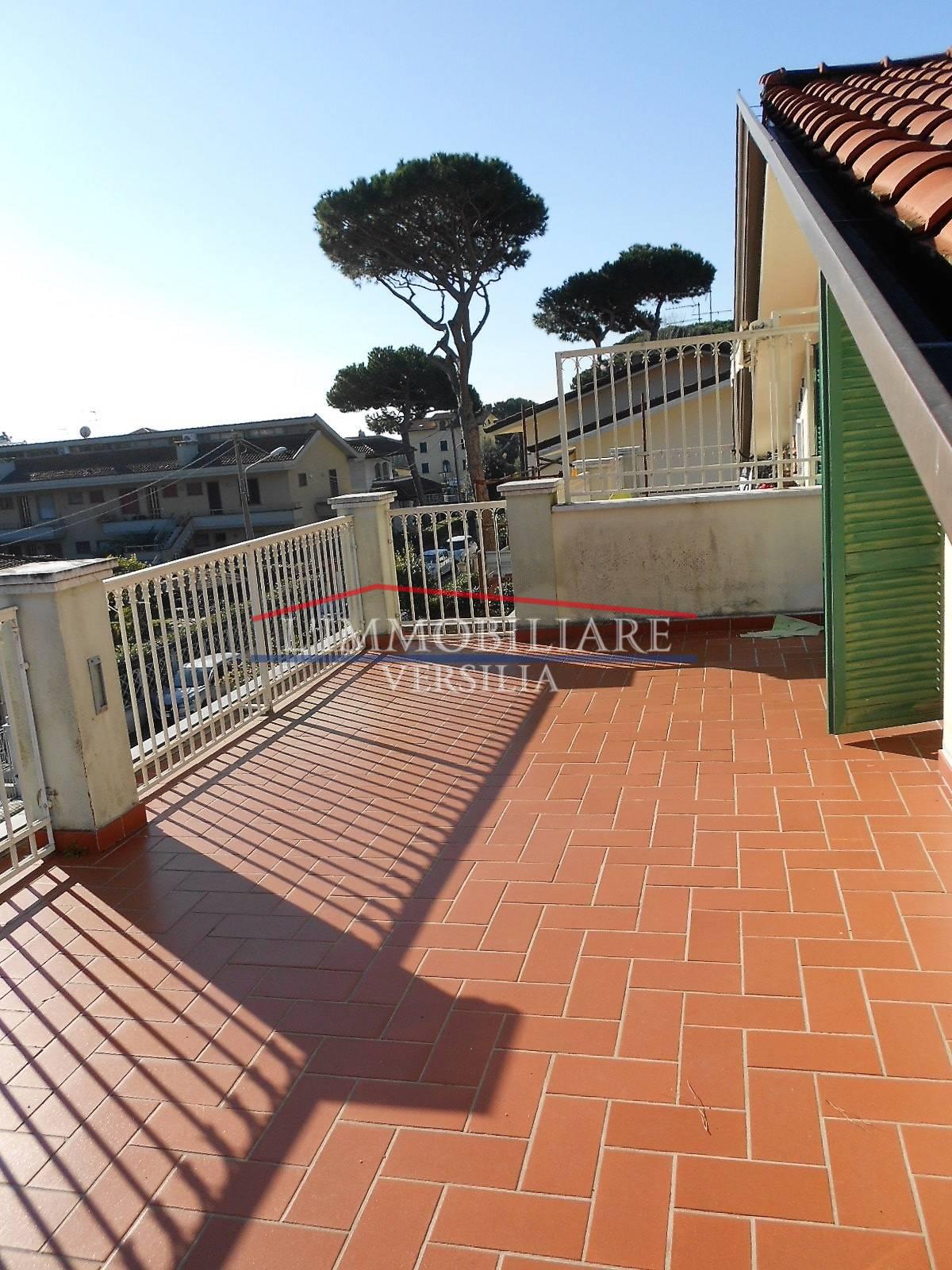 Immagine 4 di Appartamento in vendita  a Massa