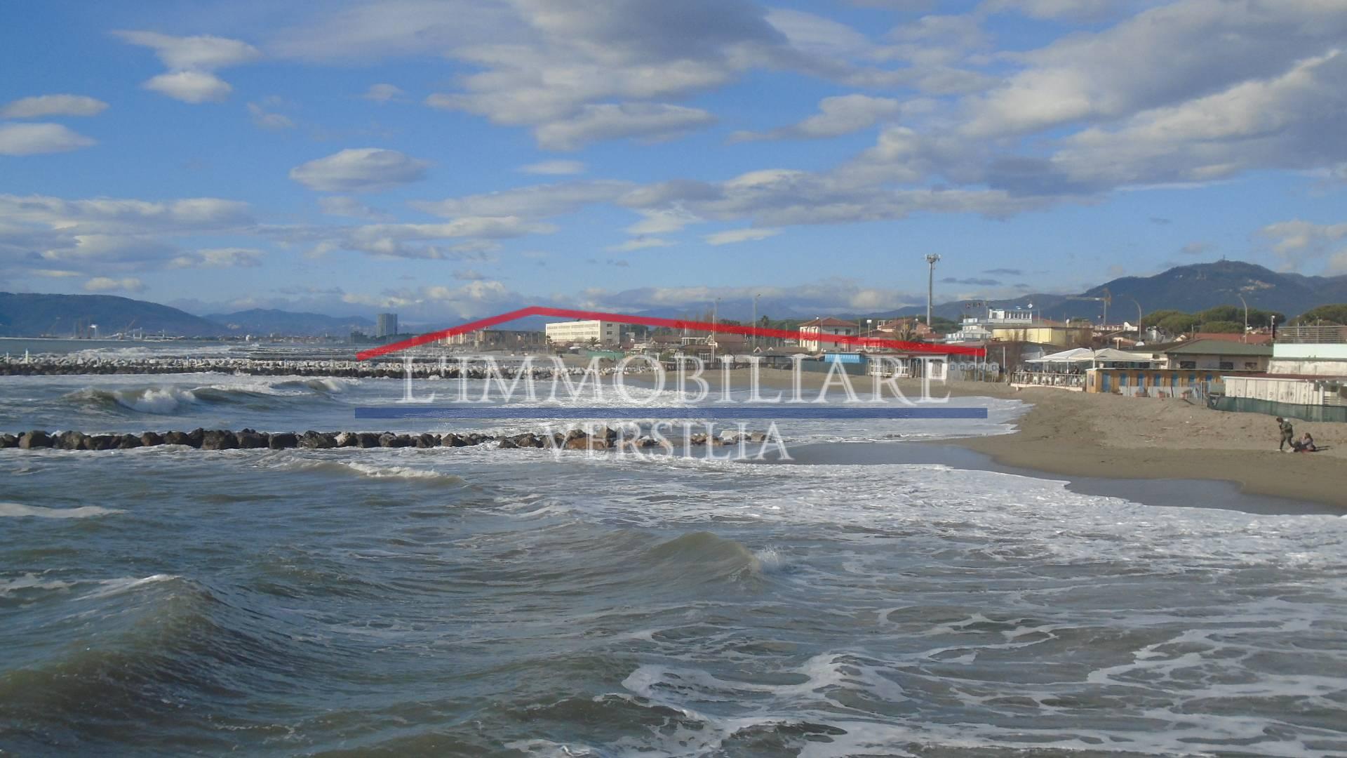 Immagine 27 di Appartamento in vendita  a Massa