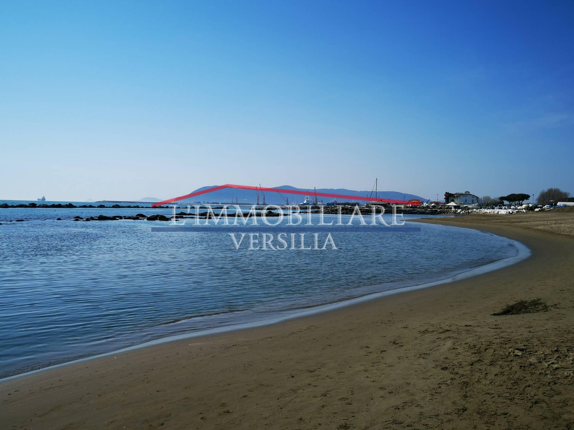 Immagine 35 di Appartamento in vendita  a Massa