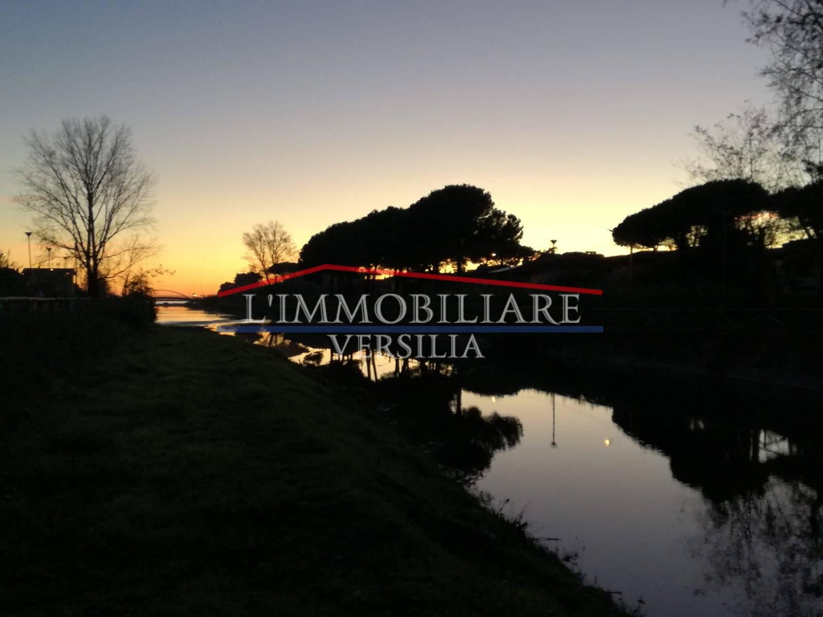 Immagine 38 di Appartamento in vendita  a Massa