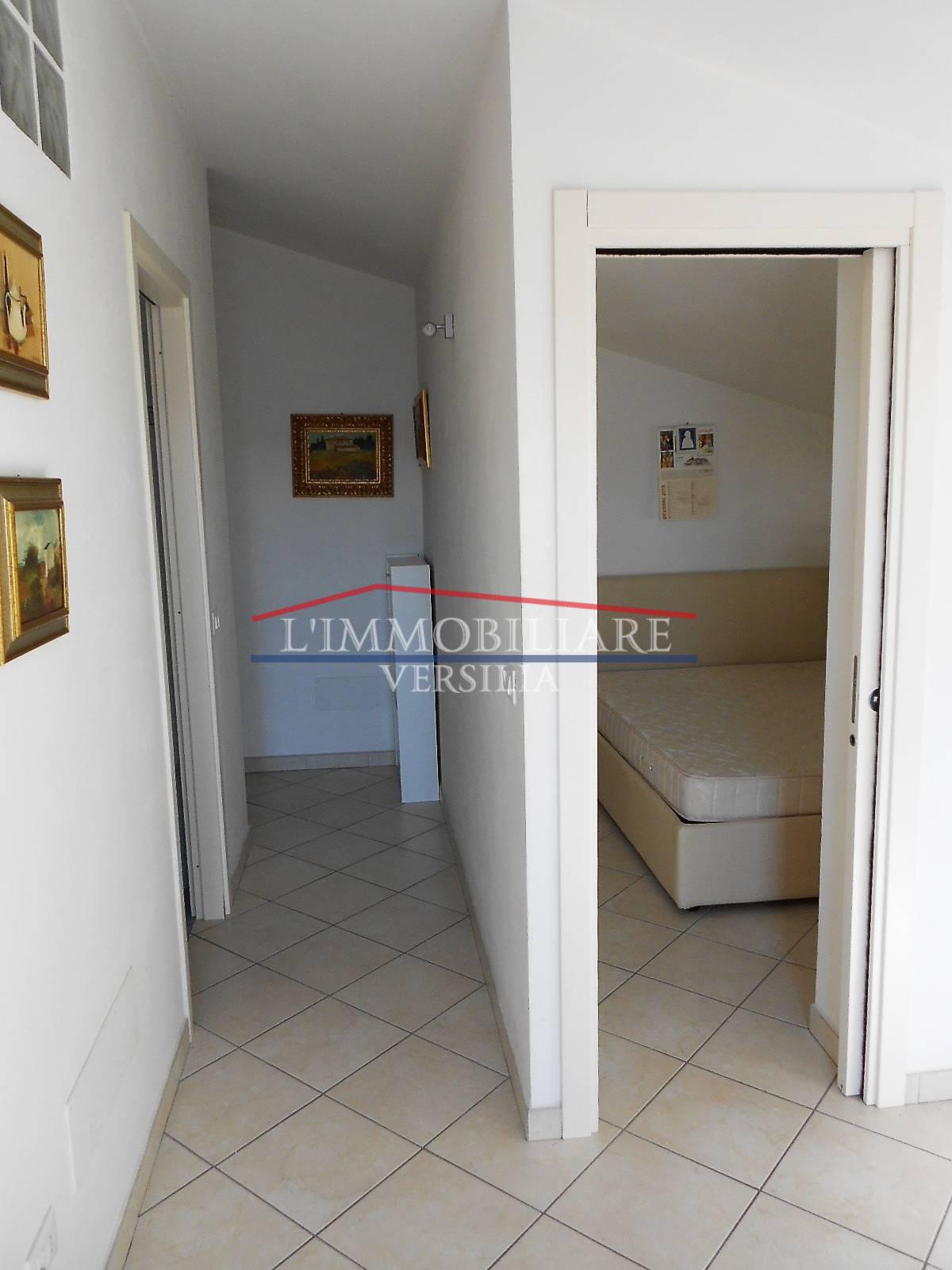 Immagine 12 di Appartamento in vendita  a Massa