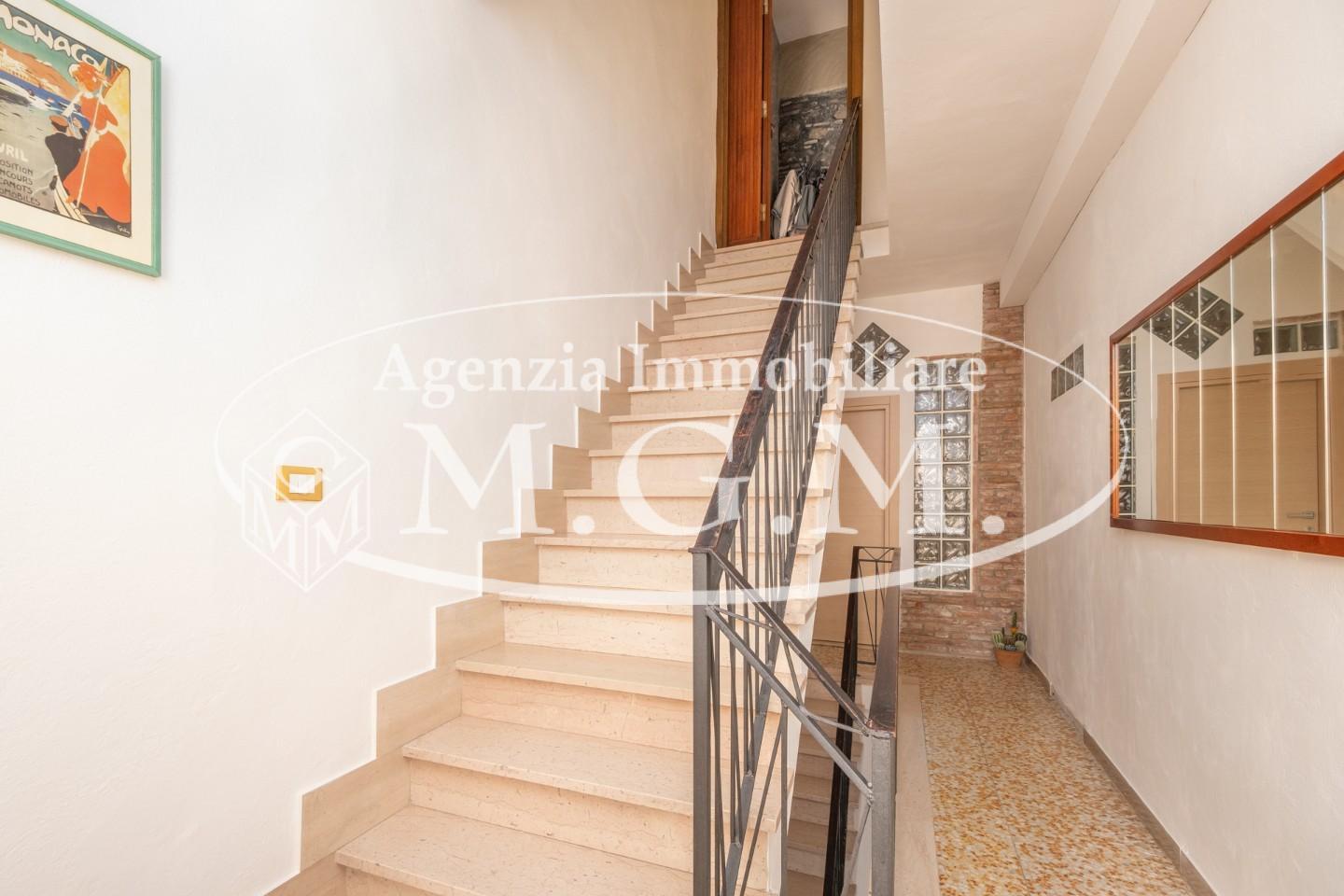 Immagine 17 di Porzione di casa in vendita  a Bientina