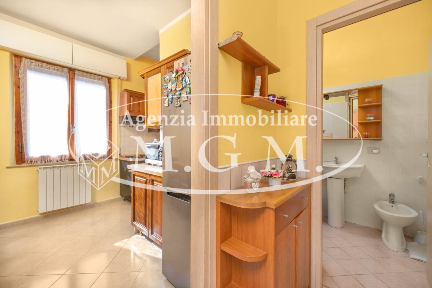 Immagine 4 di Porzione di casa in vendita  a Bientina