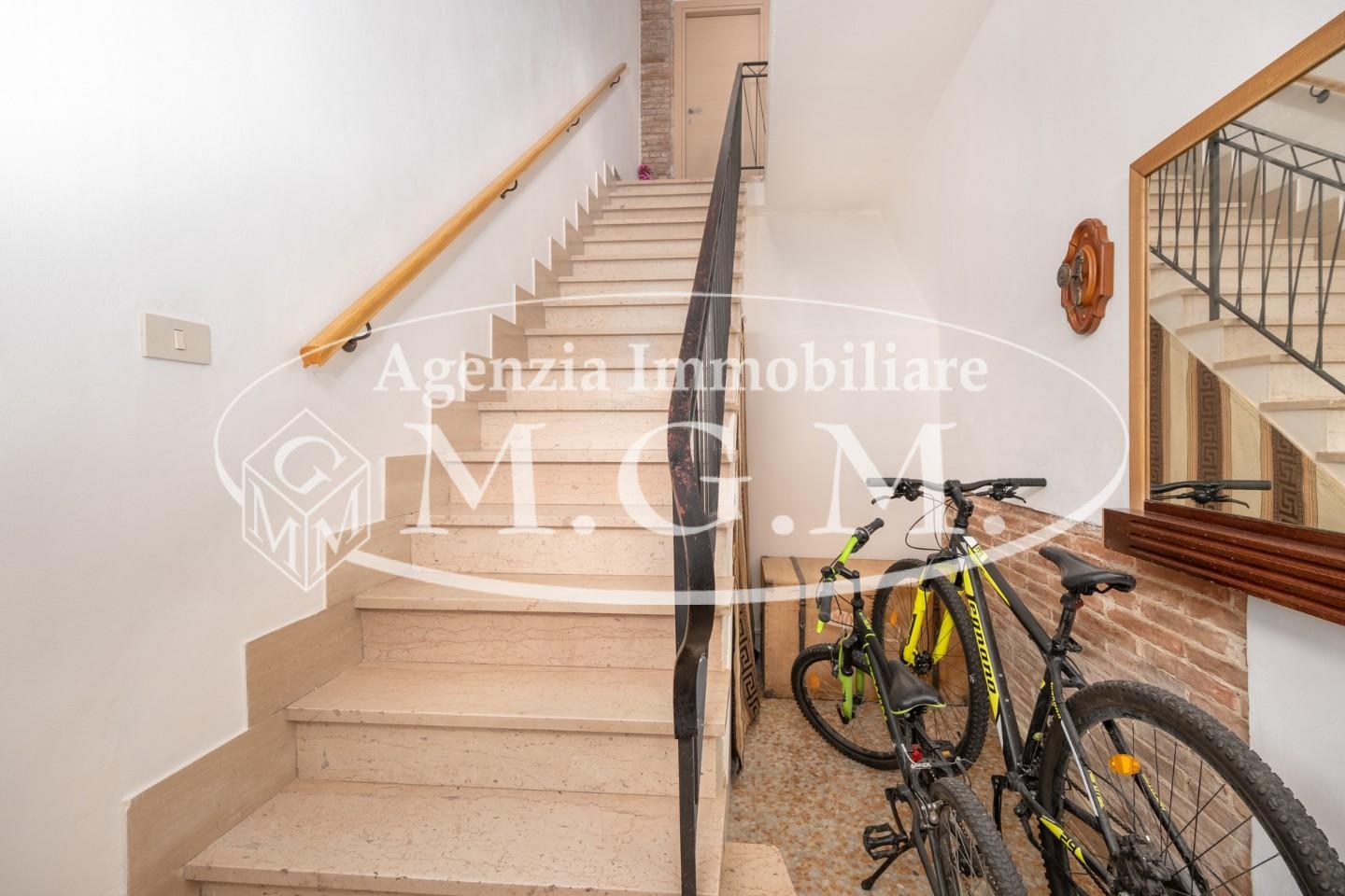 Immagine 2 di Porzione di casa in vendita  a Bientina