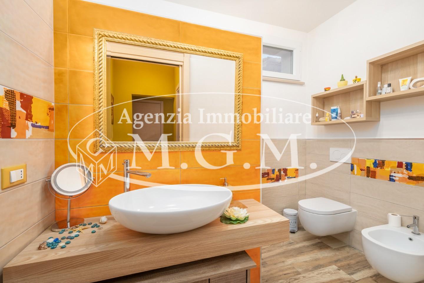 Immagine 25 di Porzione di casa in vendita  a Bientina