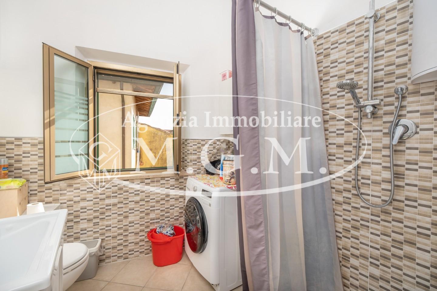 Immagine 24 di Porzione di casa in vendita  a Bientina