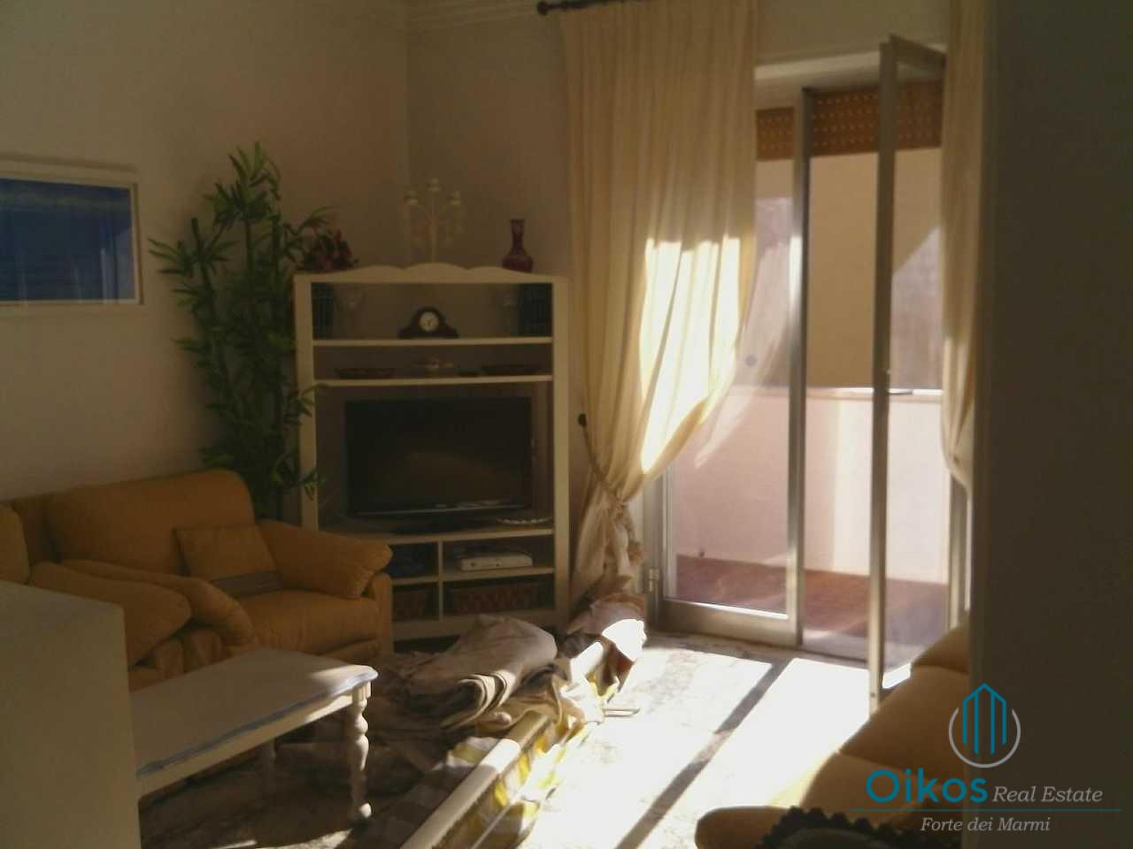 Immagine 1 di Appartamento in vendita  a Forte Dei Marmi