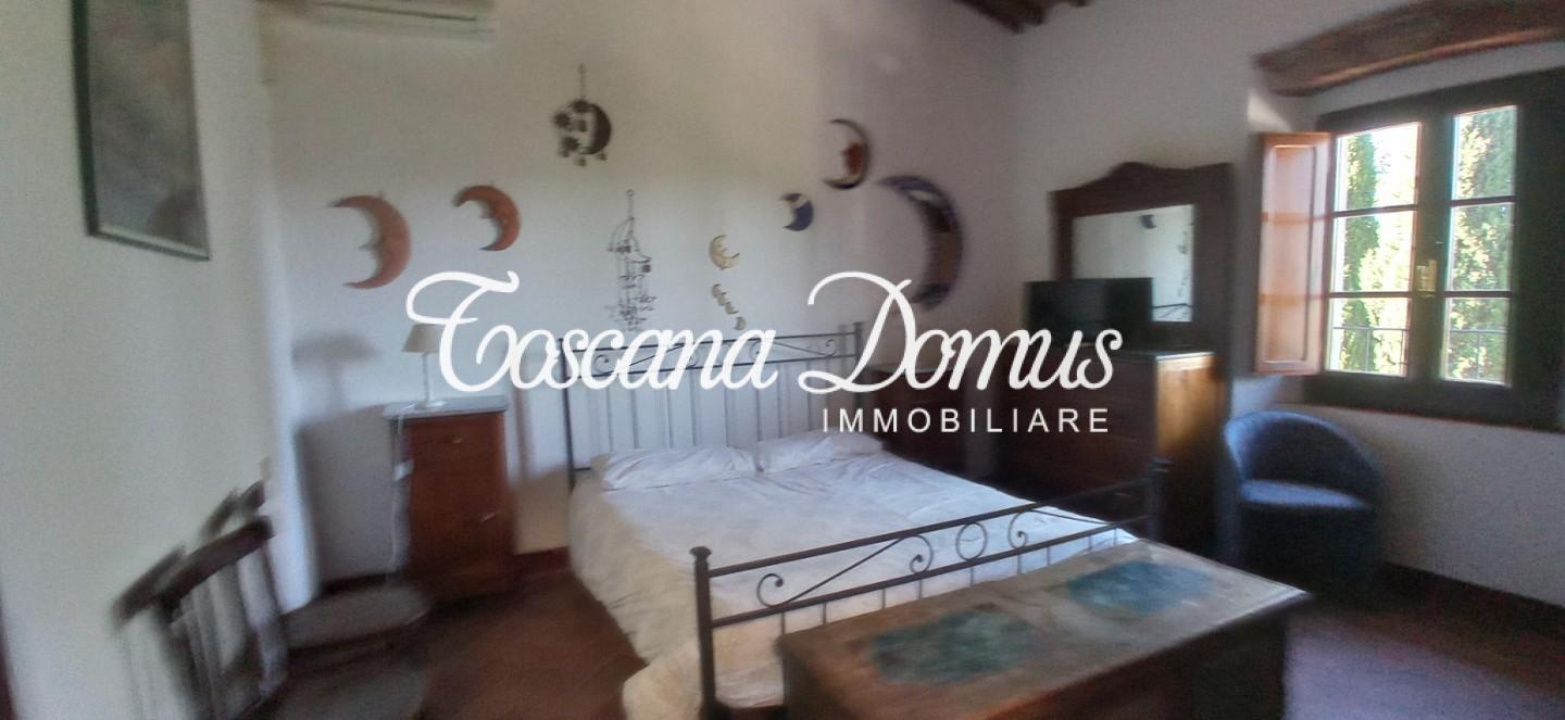 Immagine 24 di Casa colonica in vendita  a Castellina In Chianti