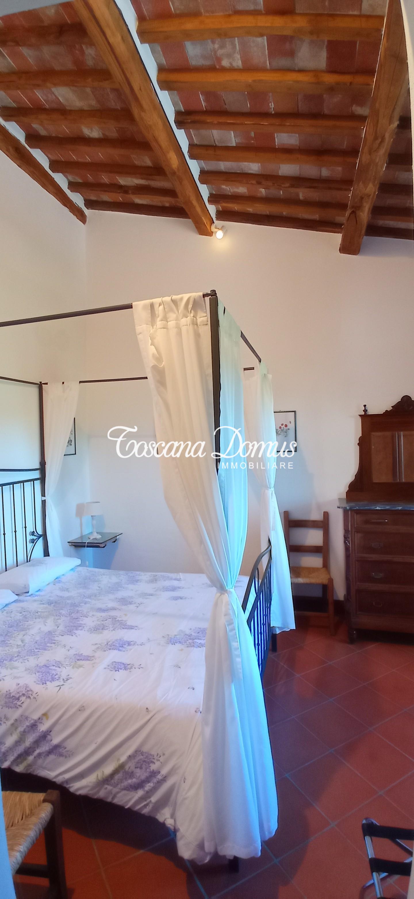 Immagine 36 di Casa colonica in vendita  a Castellina In Chianti