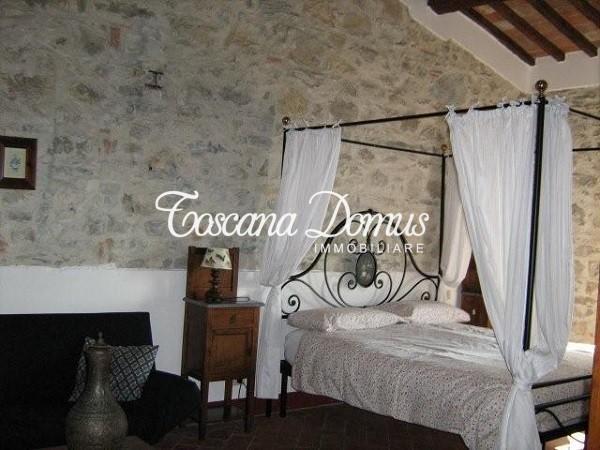 Immagine 3 di Casa colonica in vendita  a Castellina In Chianti