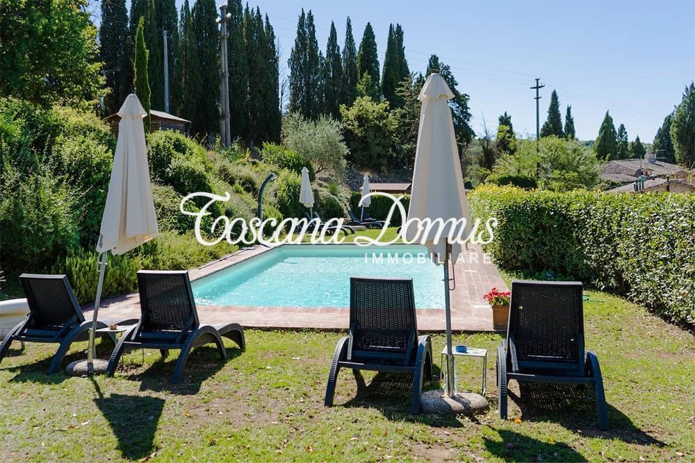 Immagine 37 di Casa colonica in vendita  a Castellina In Chianti