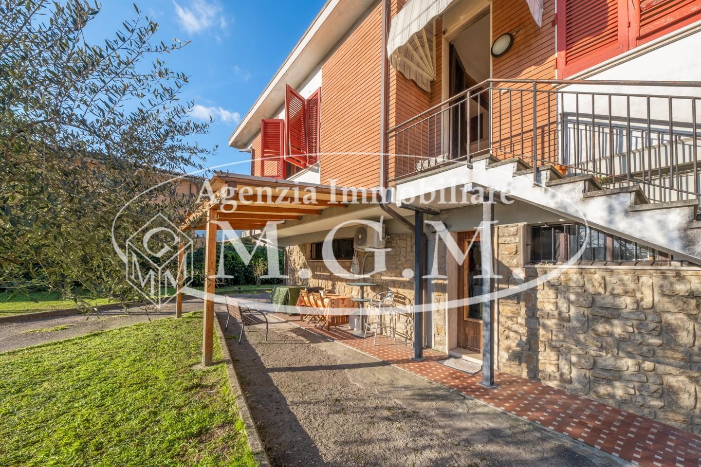 Immagine 13 di Casa bifamiliare in vendita  a Bientina