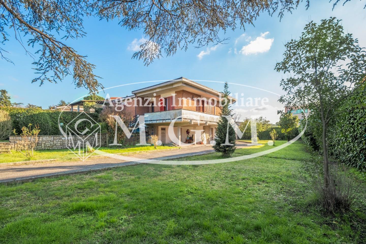 Immagine 2 di Casa bifamiliare in vendita  a Bientina