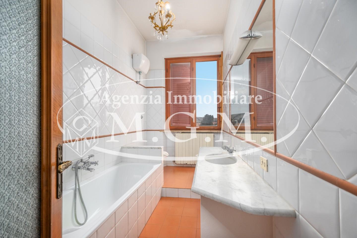 Immagine 28 di Casa bifamiliare in vendita  a Bientina