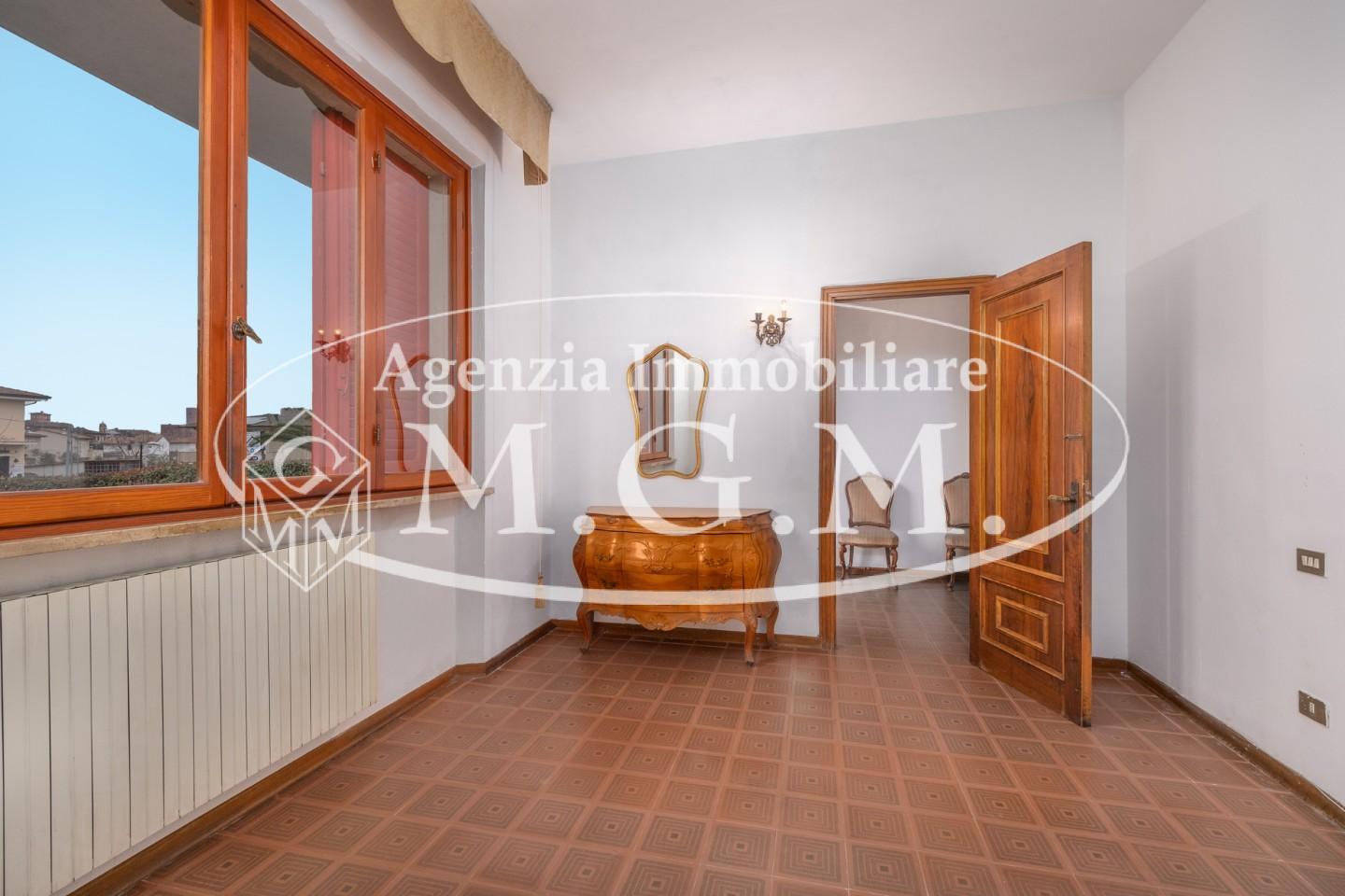 Immagine 20 di Casa bifamiliare in vendita  a Bientina