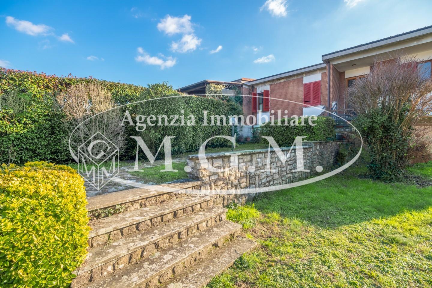 Immagine 14 di Casa bifamiliare in vendita  a Bientina