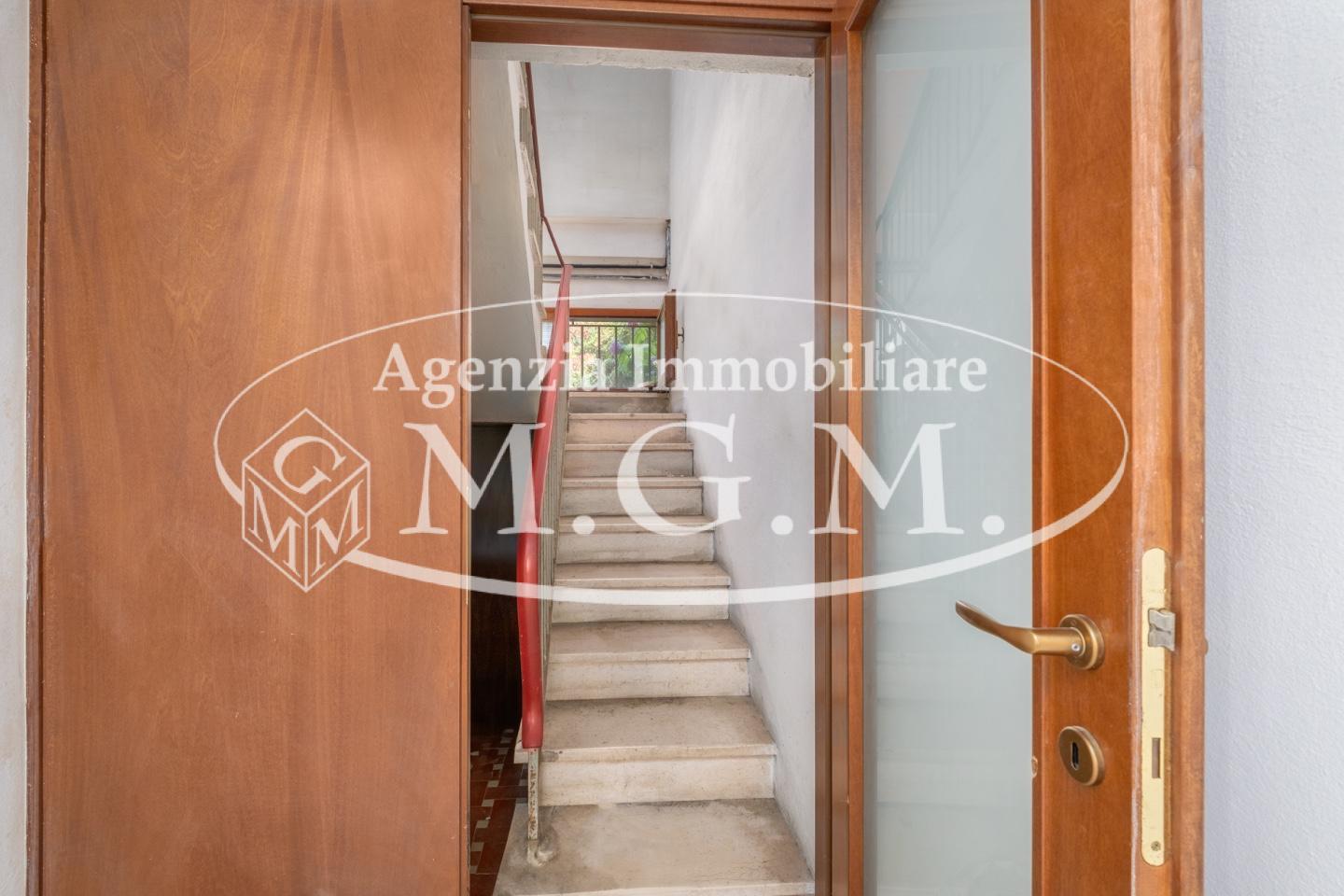 Immagine 43 di Casa bifamiliare in vendita  a Bientina