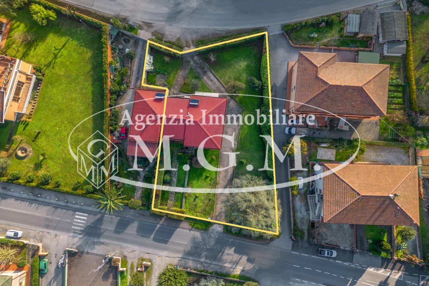 Immagine 3 di Casa bifamiliare in vendita  a Bientina