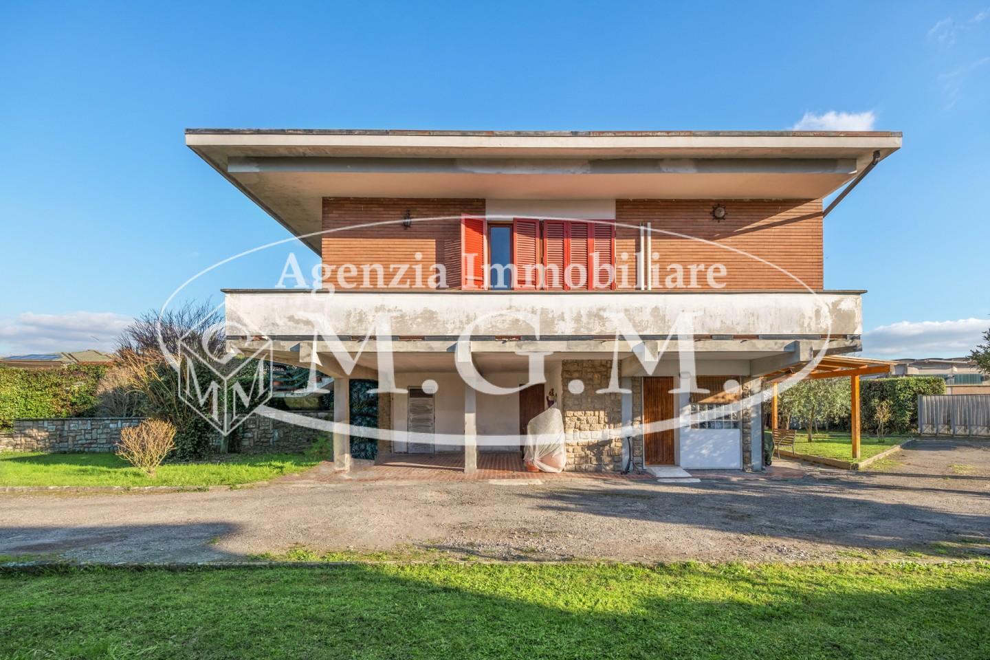 Immagine 9 di Casa bifamiliare in vendita  a Bientina