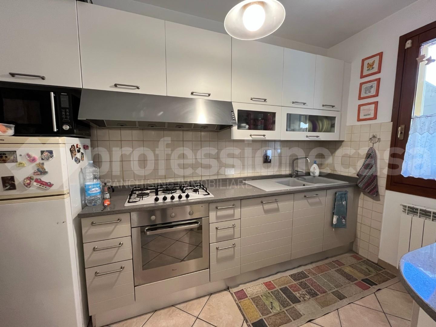 Immagine 6 di Appartamento in vendita  a Ponsacco