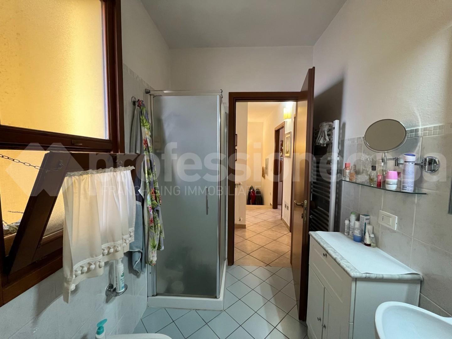 Immagine 14 di Appartamento in vendita  a Ponsacco