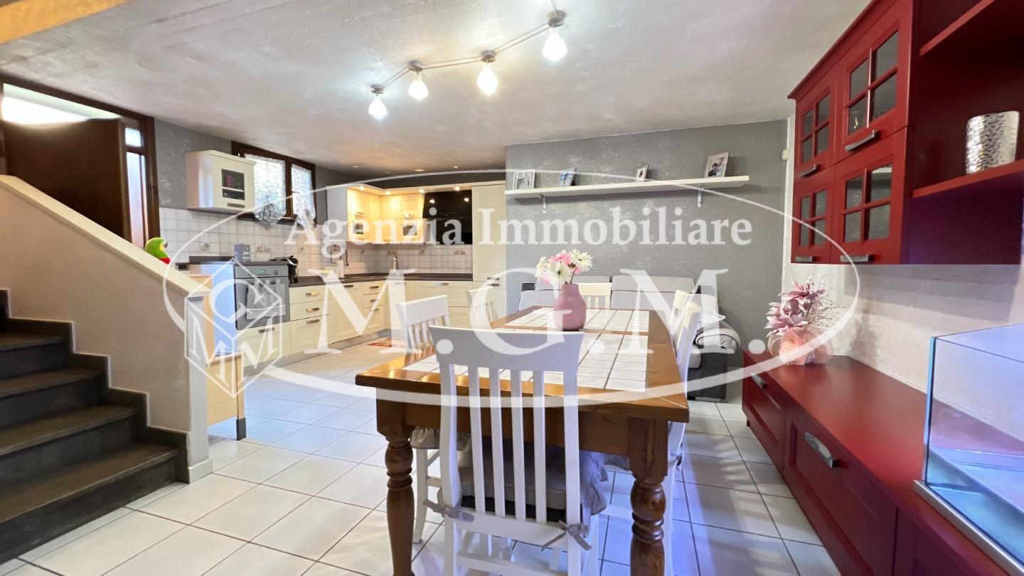 Immagine 40 di Villetta a schiera in vendita  a Santa Maria A Monte