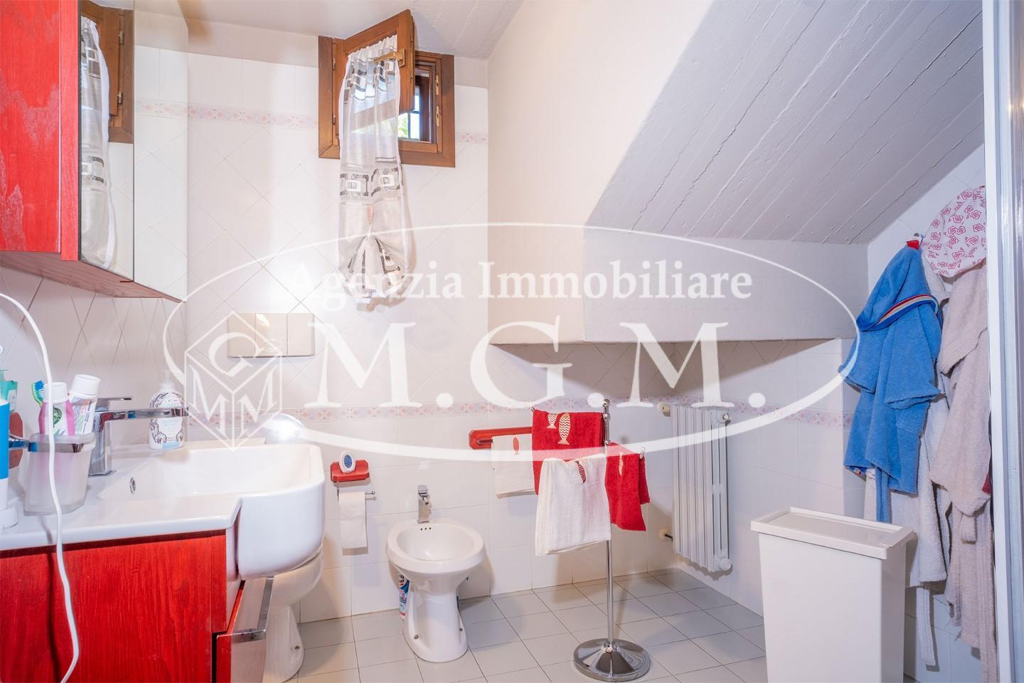 Immagine 42 di Villetta a schiera in vendita  a Santa Maria A Monte