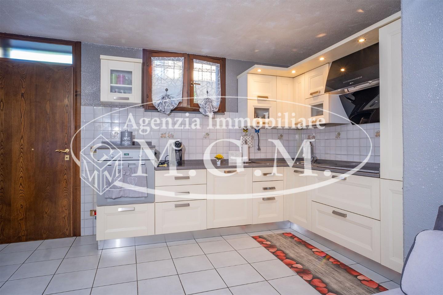 Immagine 38 di Villetta a schiera in vendita  a Santa Maria A Monte